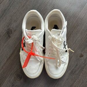 Off white sneakers size 38
